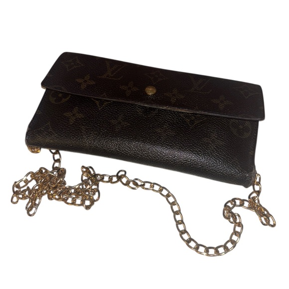 Louis Vuitton Monogram wallet with unbranded Gold Chain - Picture 2 of 14